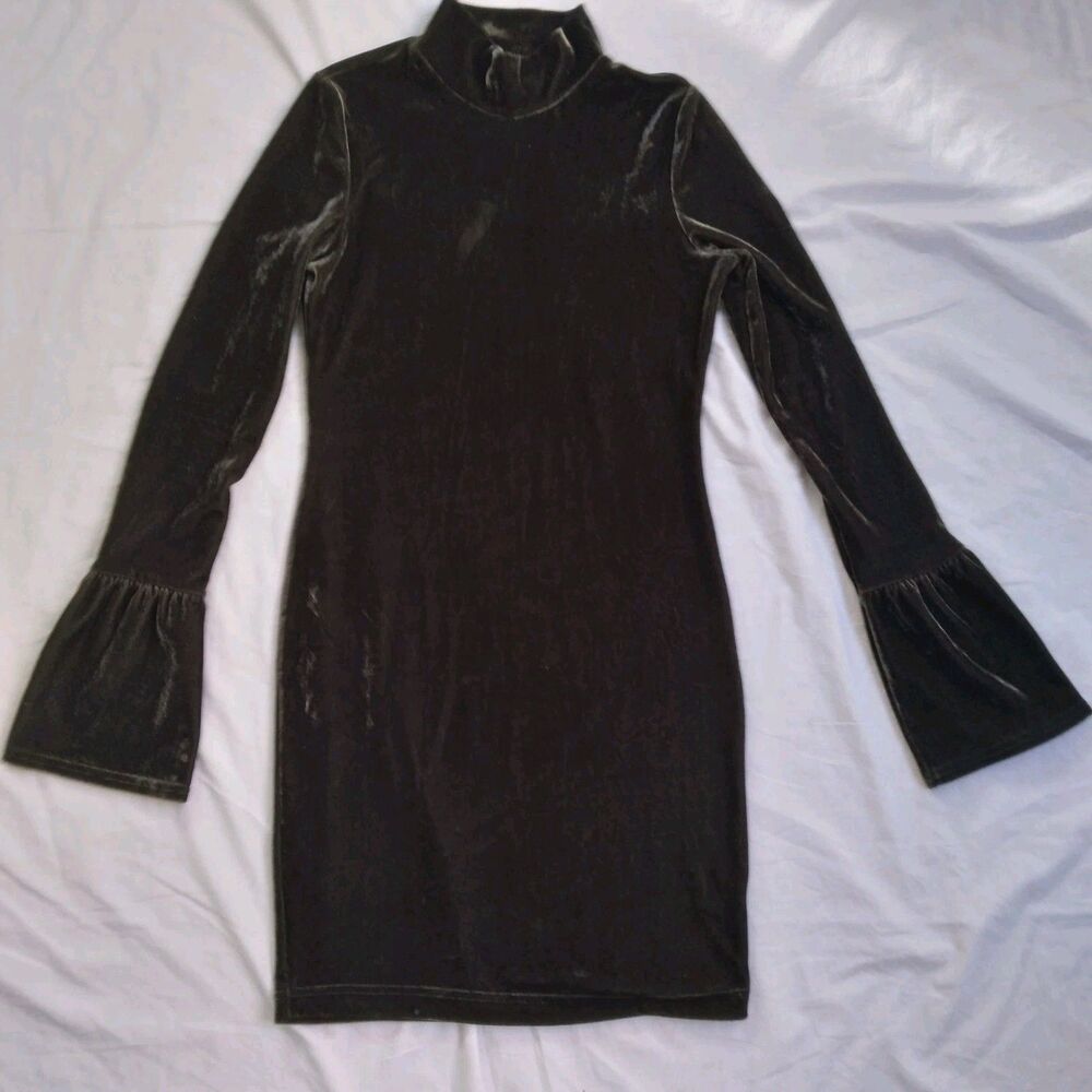 re:named Green Velour Velvet Bell Sleeve Dress Forest Fairy Goblin Womens Small
